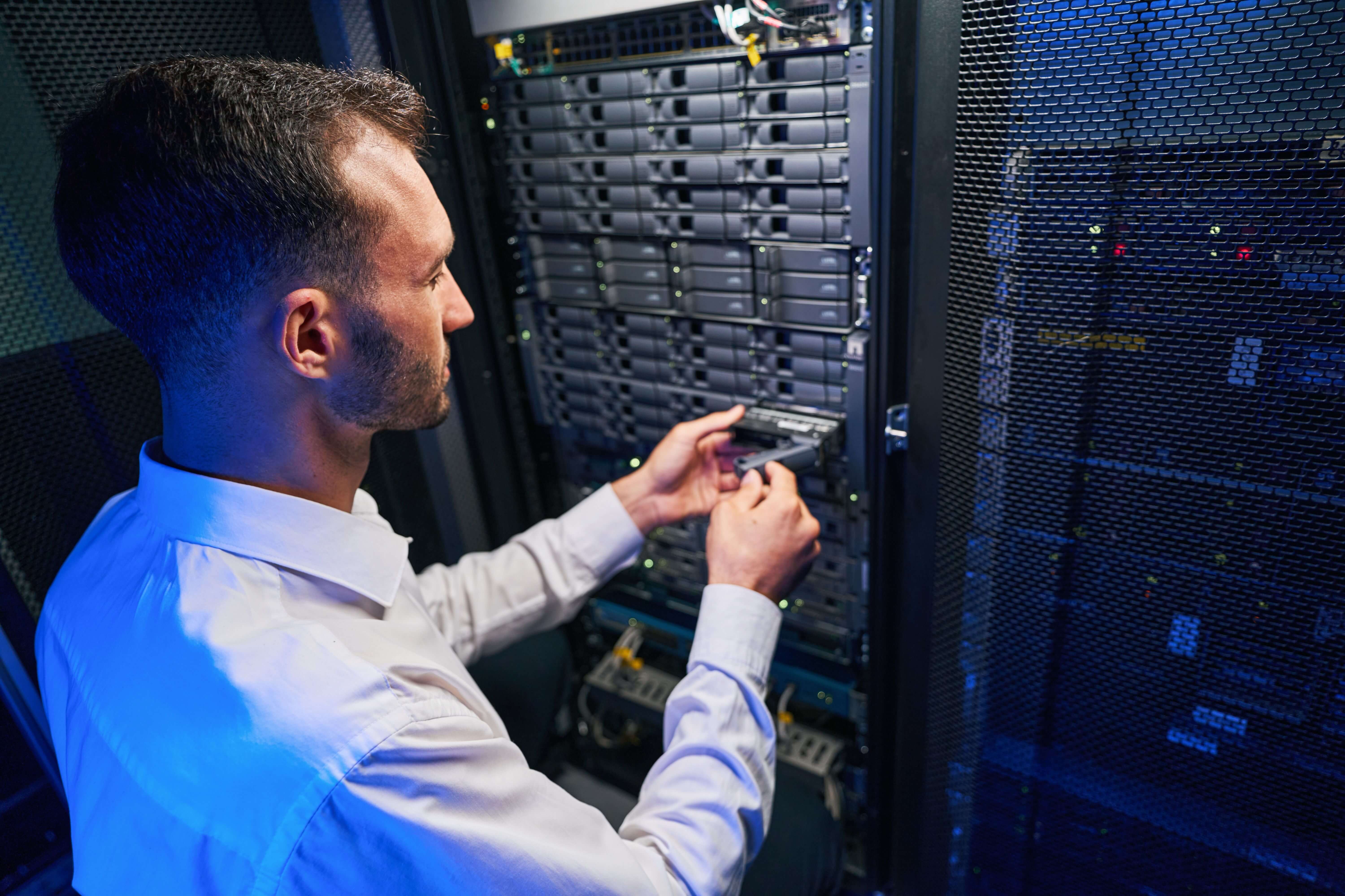 IT technician working on a server.